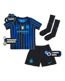 Kit Bambino Gara Home Con Calzettoni 25/26 + Scudetto