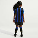 Kit Bambino Gara Home Con Calzettoni 26/27 + Scudetto + Coppa Italia